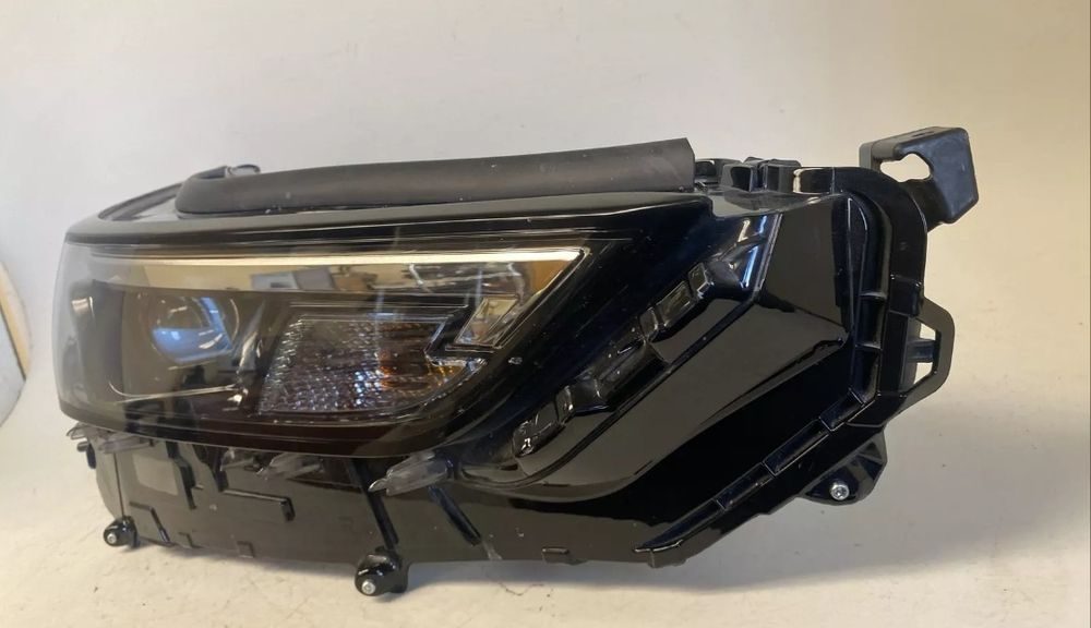 Левая правая фара Toyota Grand Highlander 2024 2025