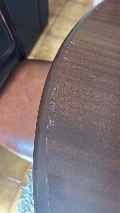 Conjunto de mesa com cadeiras