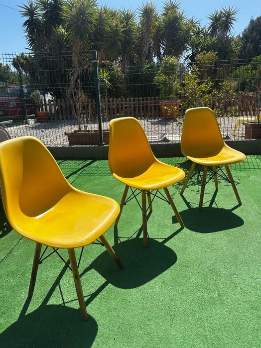3 Cadeiras Eames Molded