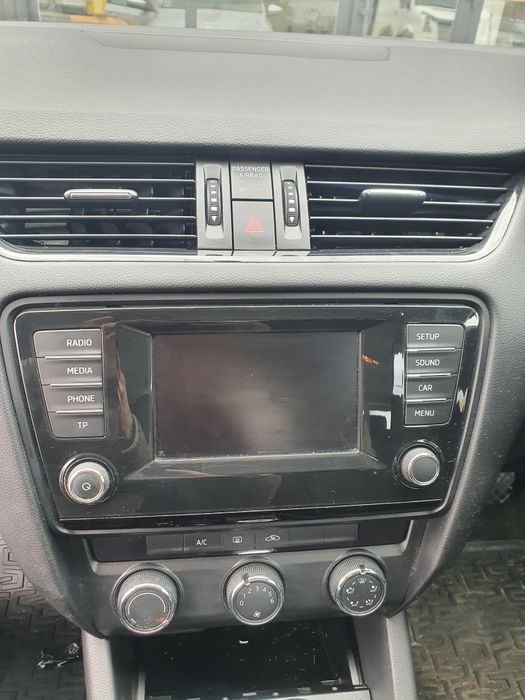 Магнітола, магнітофон skoda Octavia a7 середня