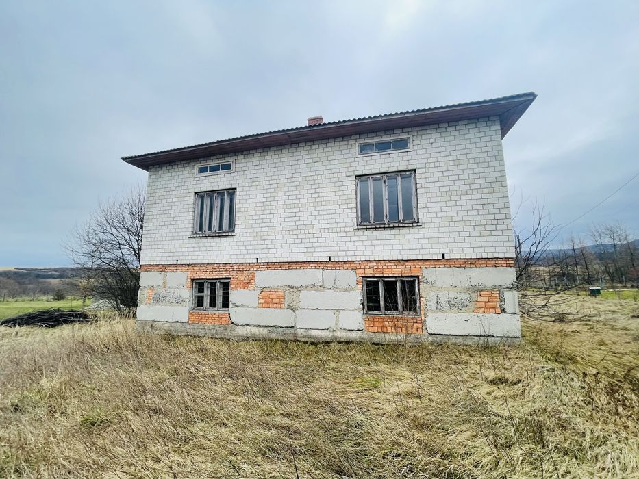 Незавершене будівництво 140 м² та технічна будівля