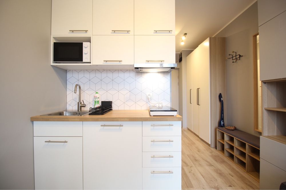 PL/RU/ENG Kawalerka w apartamientowcu/Blisko WSB/Całość 2600zł