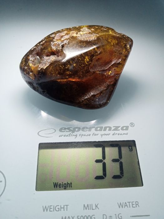Naturalny bałtycki bursztyn 33g.