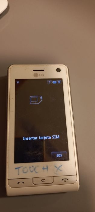 Telemóvel Nokia com teclado QWERTY