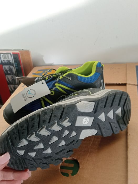 Buty trekingowe Adidasy dziecięce nowe 33