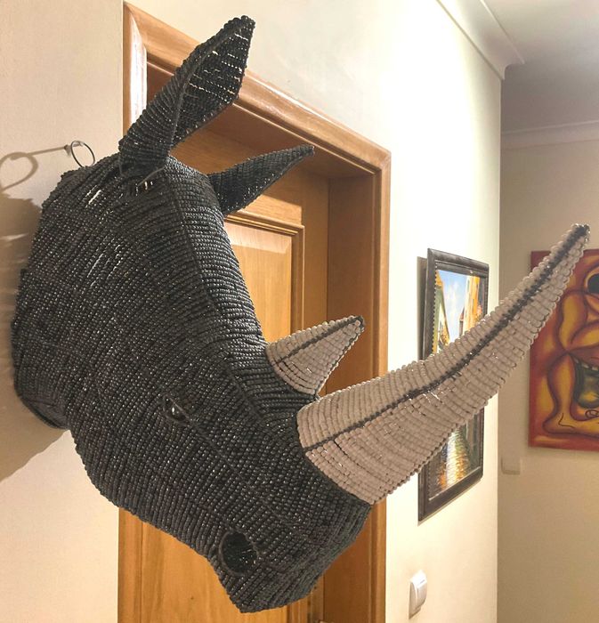 SALDO INCRIVEL! CABEÇA de Rinoceronte Missangas e Fio - Obra de Arte!