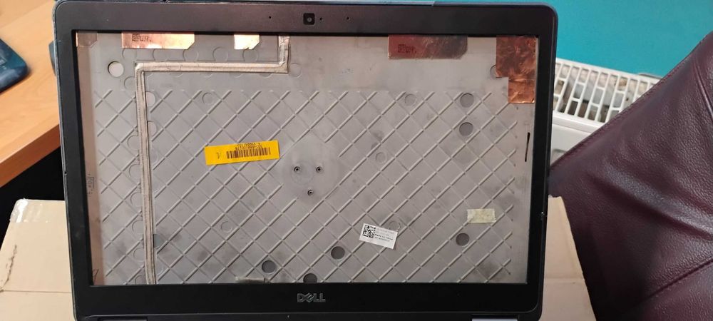 Uszkodzone na części laptopy