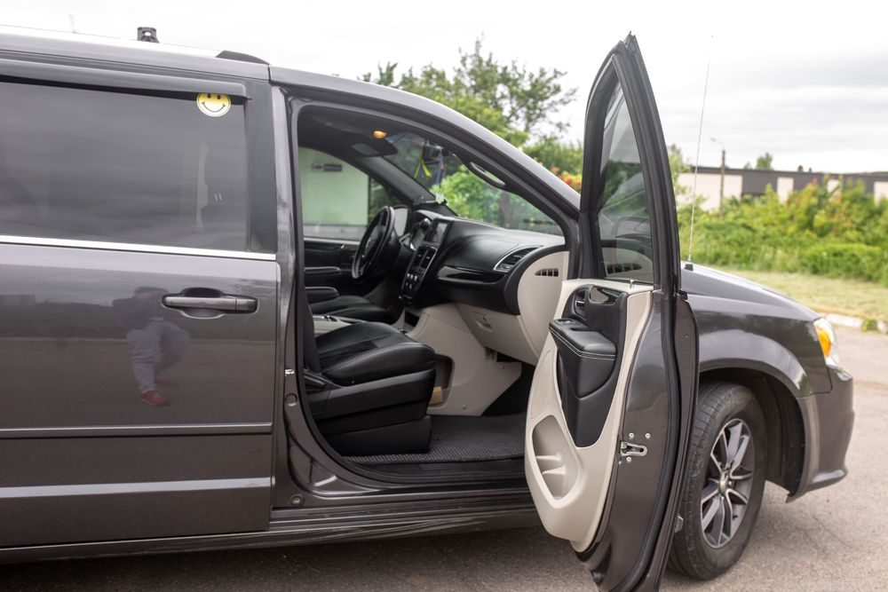Продам Dodge Grand Caravan