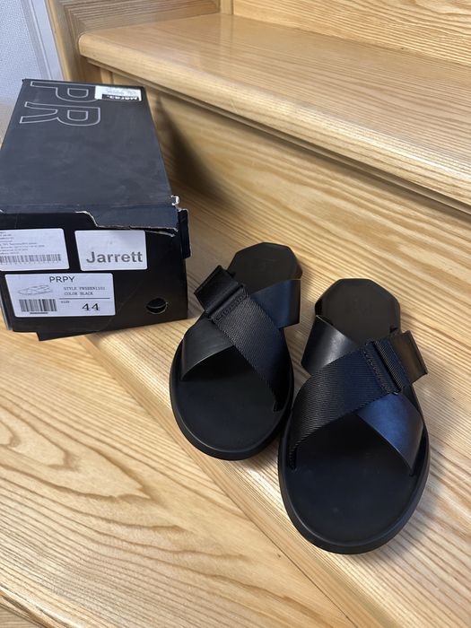 Чоловічі шльопанці