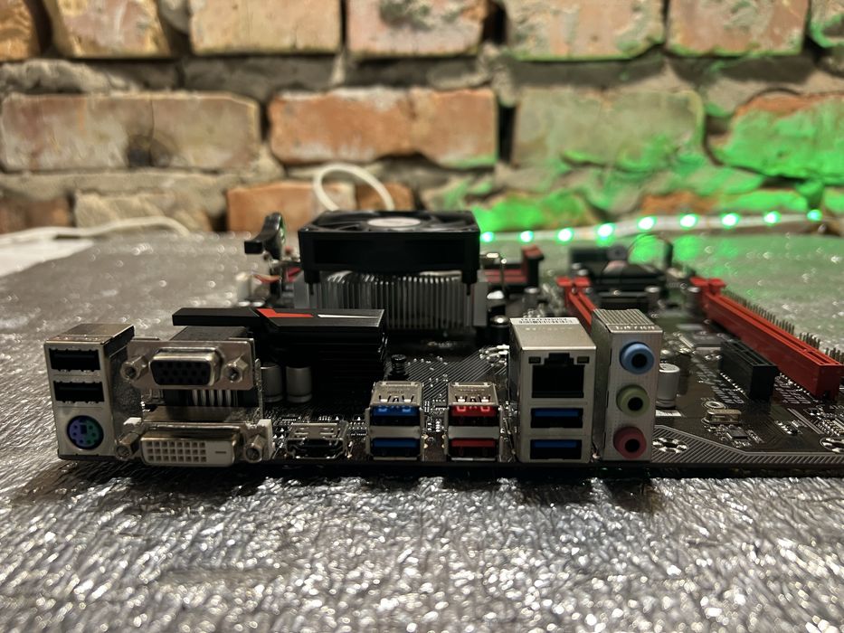Материнська плата Gigabyte GA-AB350M-Gaming 3 + AMD A10