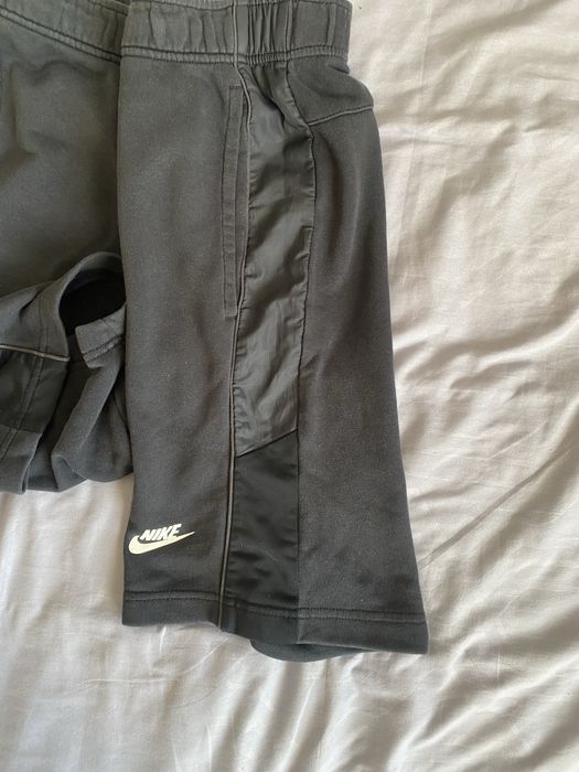 Шорти Nike з лампасами