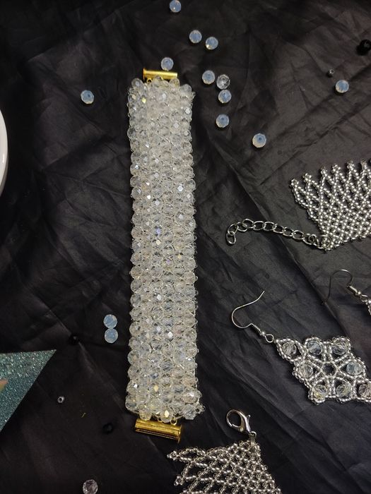 Набір силянка  браслет  сережки виконан з чеського бісеру та скляних