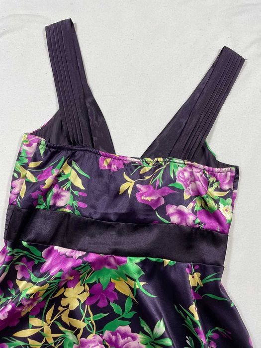 Nowa satynowa sukienka S kwiaty fiolet