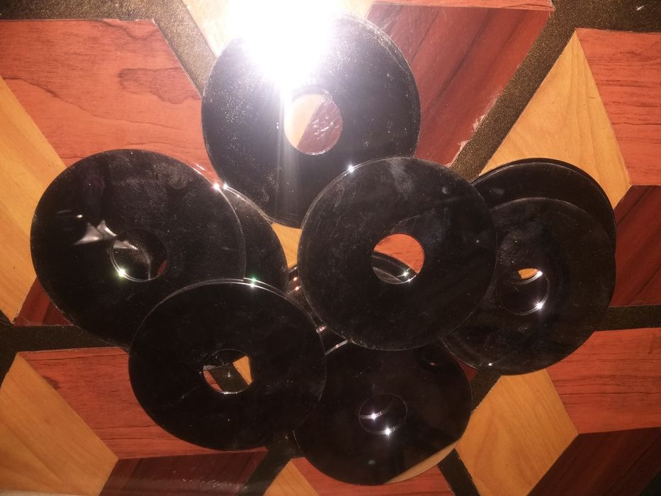 Круглые зеркальные диски с винчестеров