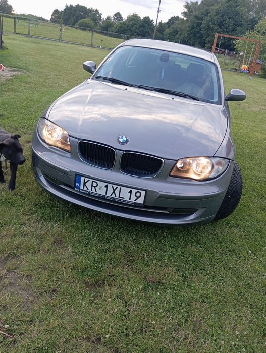 BMW 118d.      .