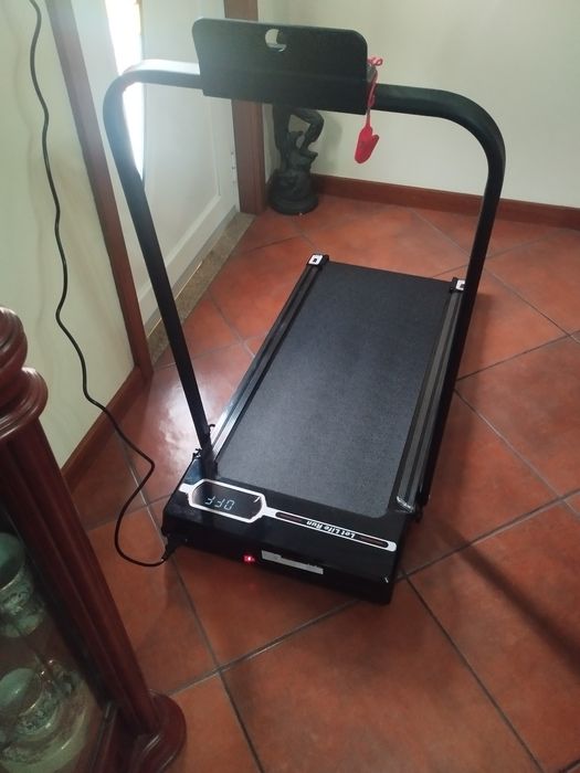 Passadeira de corrida elétrica em excelente estado