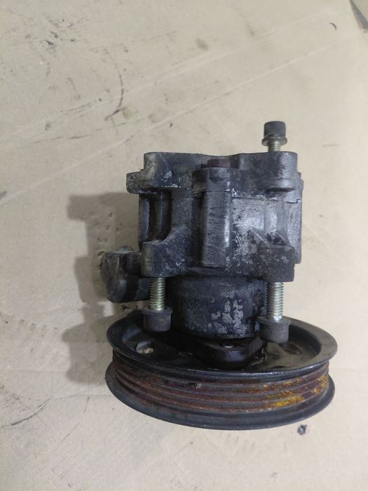 Насос гідропідсилювача гідроусилителя ГУР Volkswagen Passat B5 Audi A4