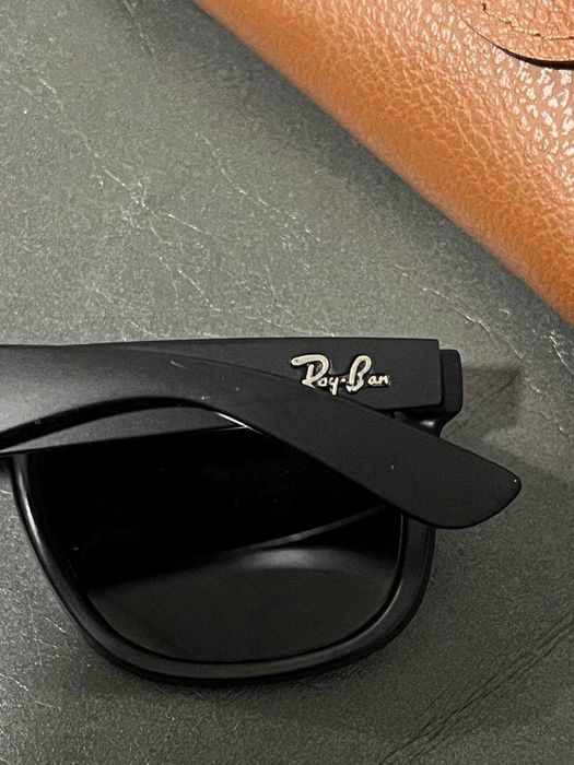 Продаю Ray-Ban Justin RB4165 Matte Black 54мм