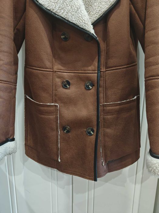 Casaco de Pele Sintética com forro de lã de ovelha