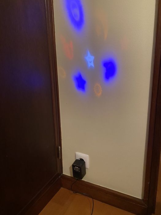 Luz de presença com várias músicas