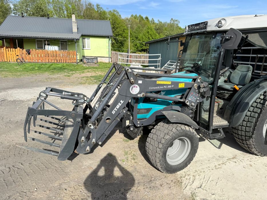 Sprzedam traktor wraz z calym sprzetem