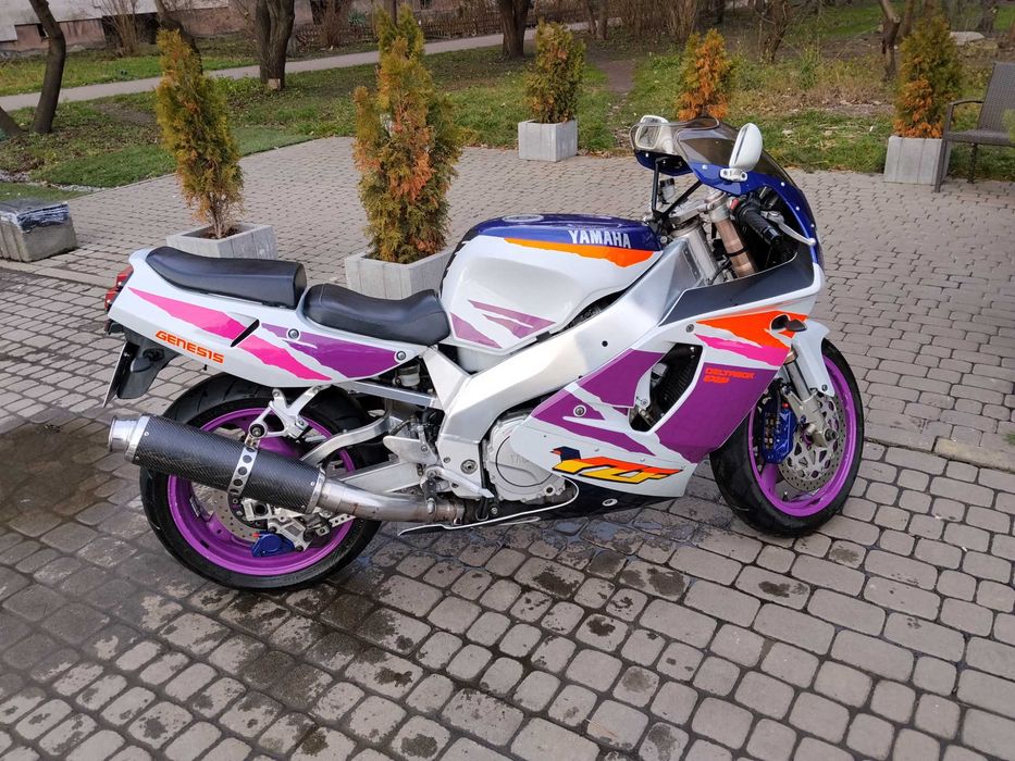 Продам YMAXA YZF750R