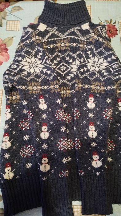 Светр зі сніговиками