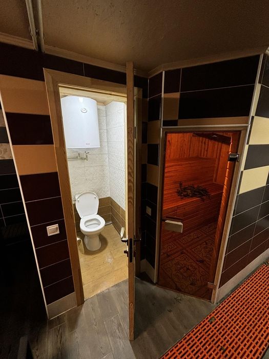 Охайна баня для відпочинку
Затишна та охайна баня на дровах,