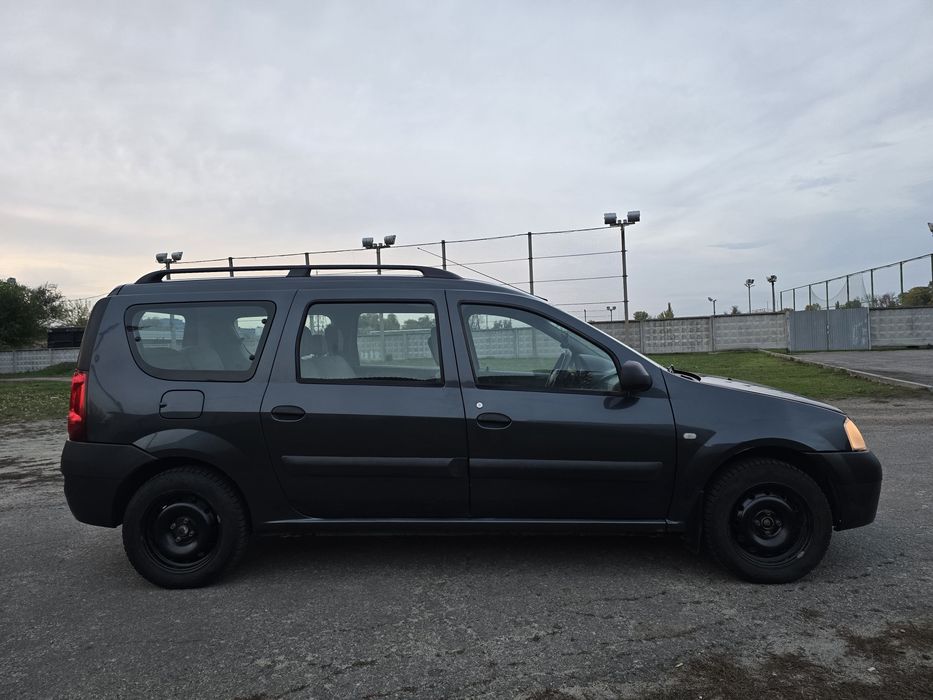 Dacia Logan (7 МІСЦЬ)