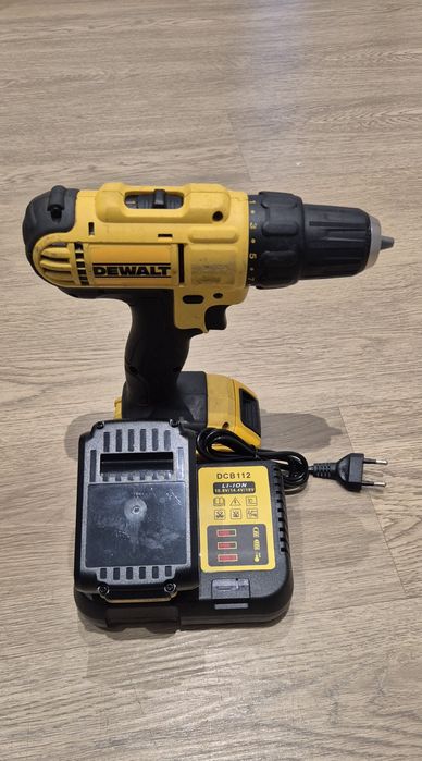 Шуруповерт Dewalt