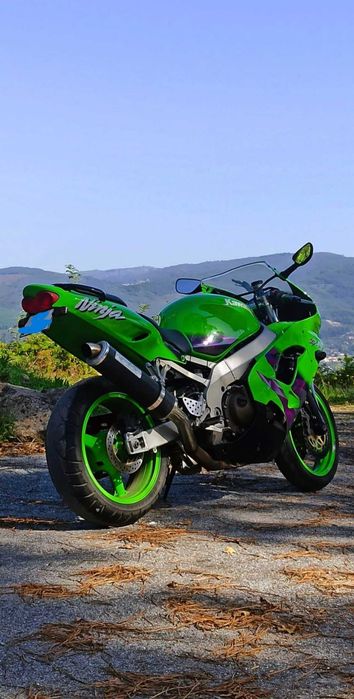 Kawasaki Ninja ZX9R