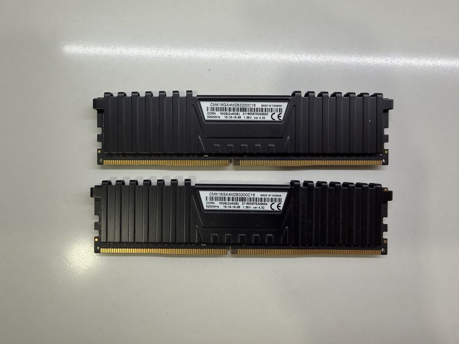 Corsair Vengeance LPX  16GB (2x8 GB) DDR4-3200 CL16