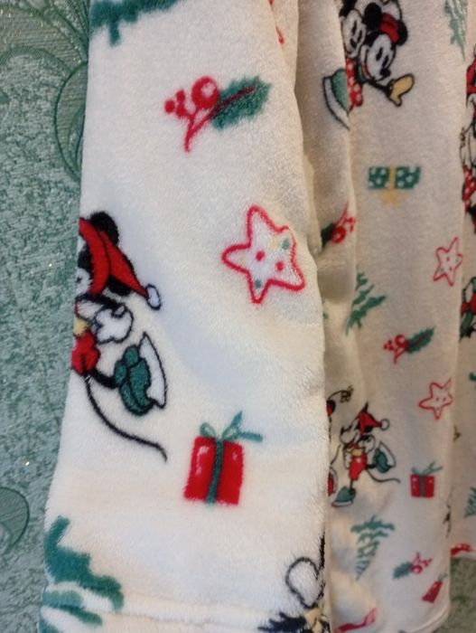 махровий халат Disney S/M з новорічним принтом Мікі Маус
плечи42
пог50