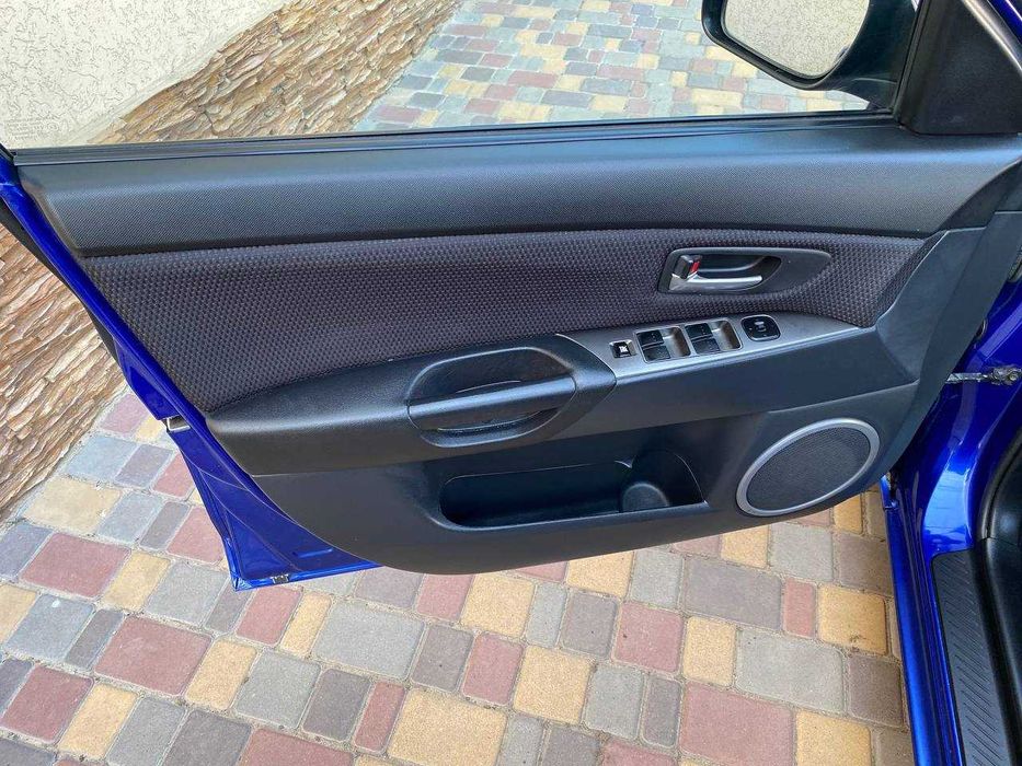 Автомобіль Mazda 3
