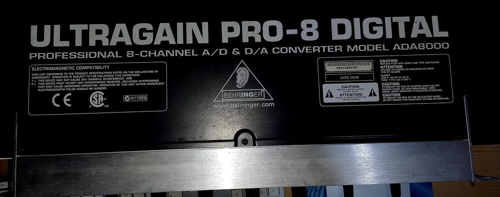 ADA8000 Ultragain Pro - 8 preamps para adat
