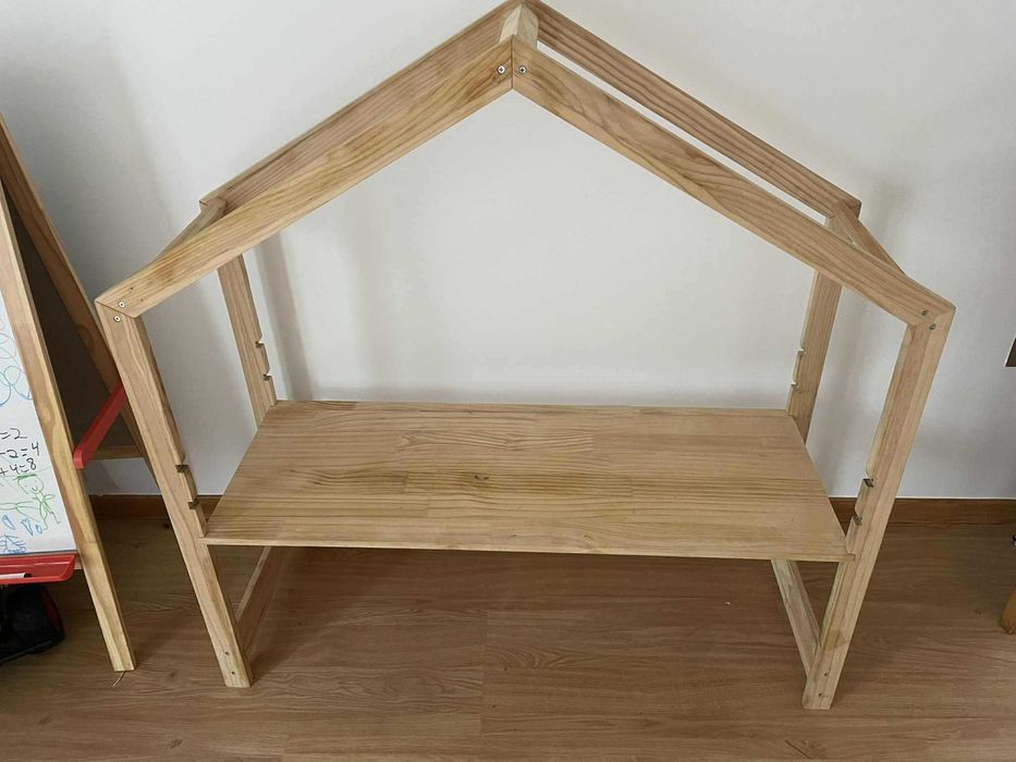 Mesa Criança + Banco em Madeira