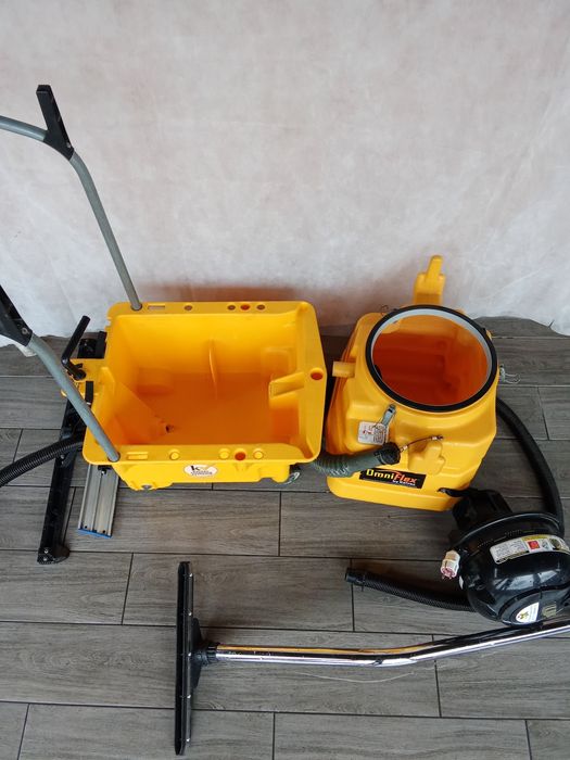 Миючий моющий пилосос (підлогомийна машина підлогомиюча поломоечная)