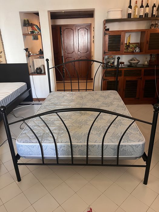 Cama em ferro 1,40x1,90m