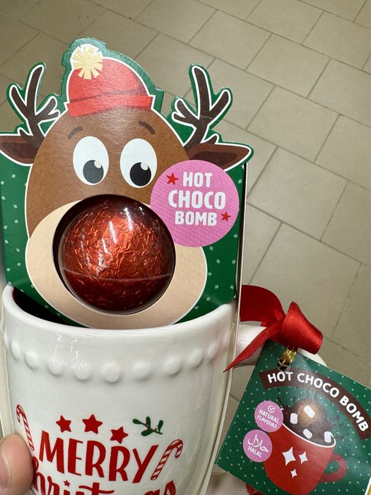 Чашка з шоколадною кулею новорічна Різдвяна на подарунок