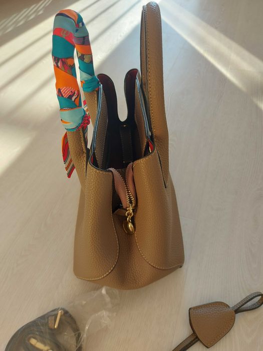 Nowa, elegancka torebka