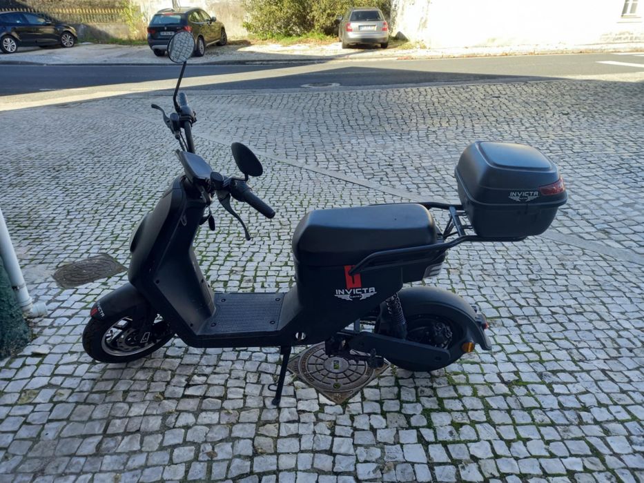 Scooter eletrica invicta