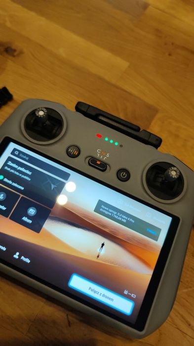 Dron dj mini 4 pro