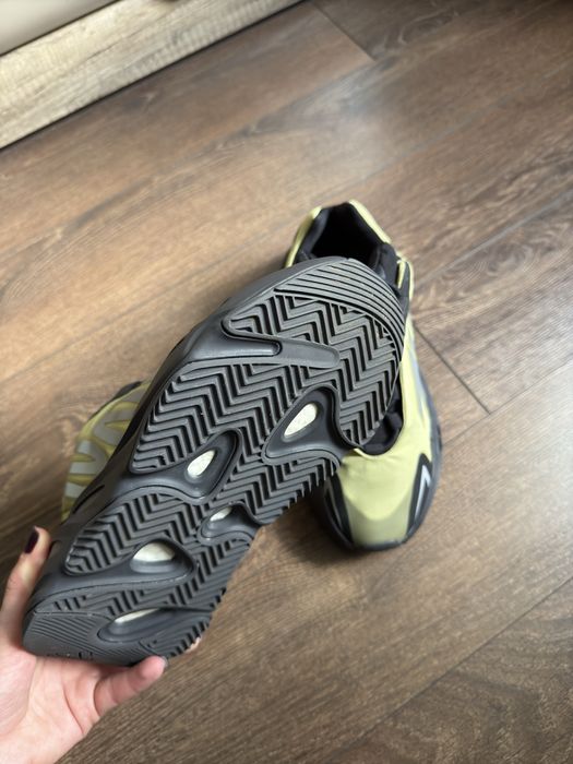 Кросівки Adidas Yeezy Boost 700 Mnvn Resin жіночі