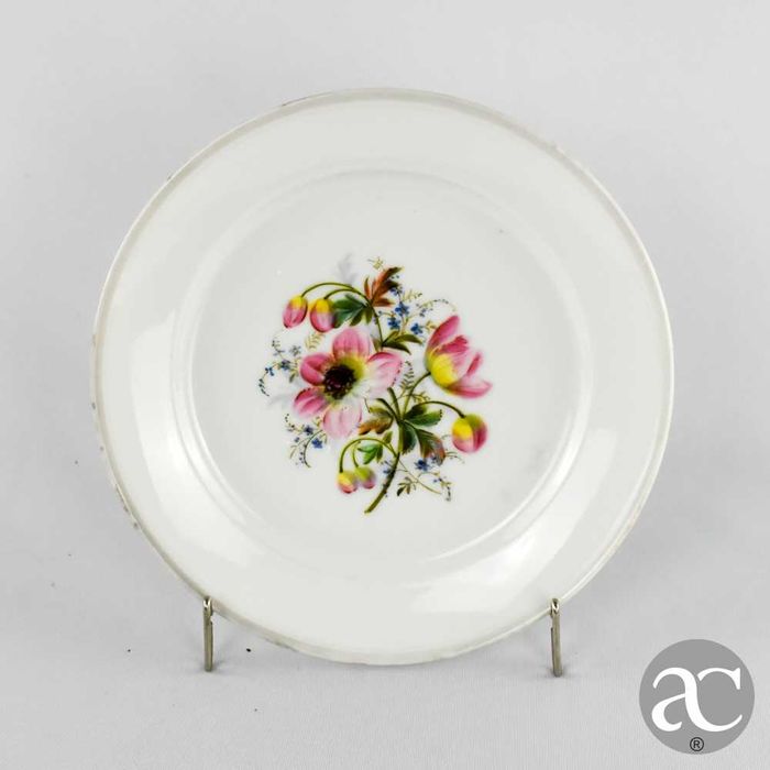 Prato raso porcelana europeia, séc. XIX pintado decorado com flores N3
