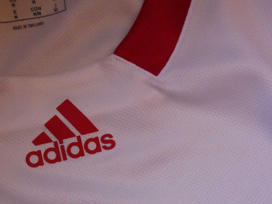 Equipamento Basquetebol Benfica Adidas (Tamanho M) – Original