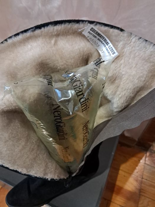 Замшеві сапогі,черного кольору