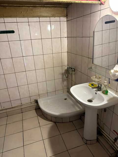 Здам біля метро «Левада» виробництво, склад  270м.кв.