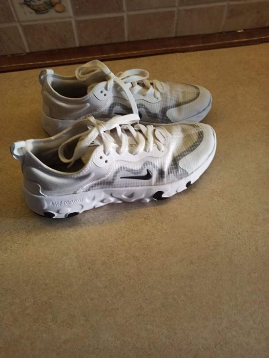 NIKE Renew Lucent White/Black