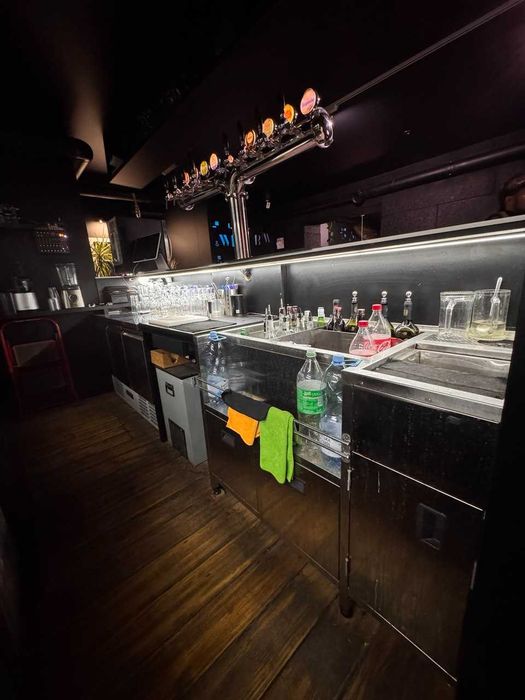 Продається кафе-бар Black White на вулиці Небесної Сотні та Політаєва