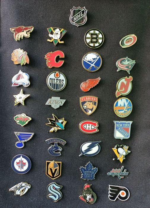 Значки чемпионата США по баскетболу, хоккею, бейсболу, футболу, регби